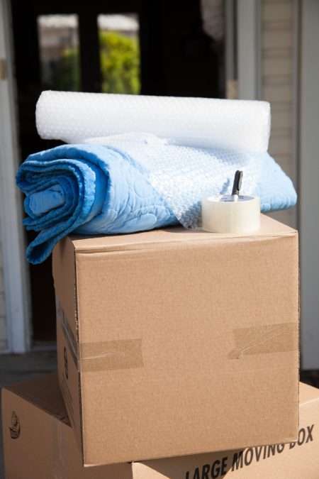 How to Pack Blankets and Linens for Moving