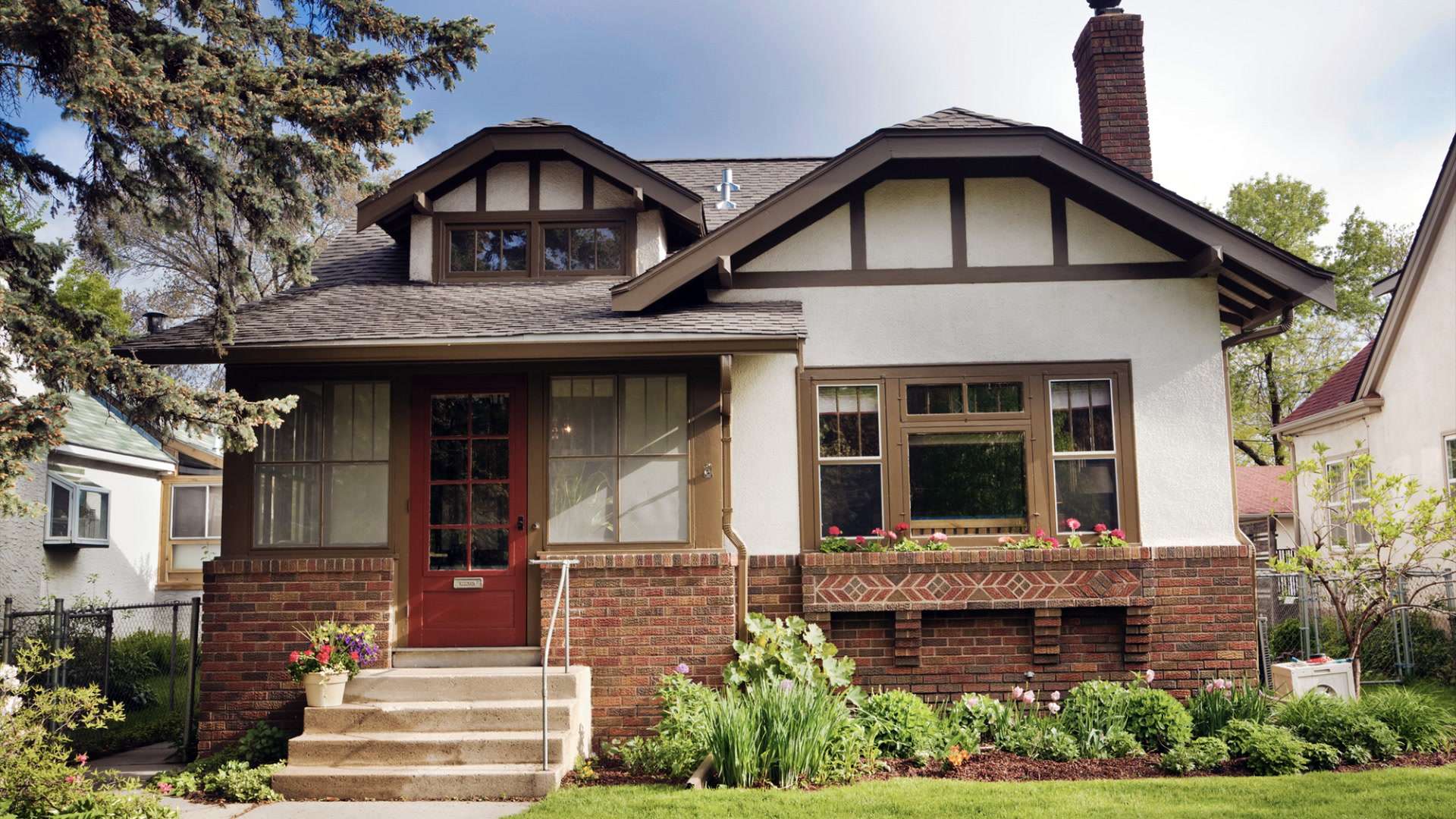 Important Things to Know Before Buying an Old House