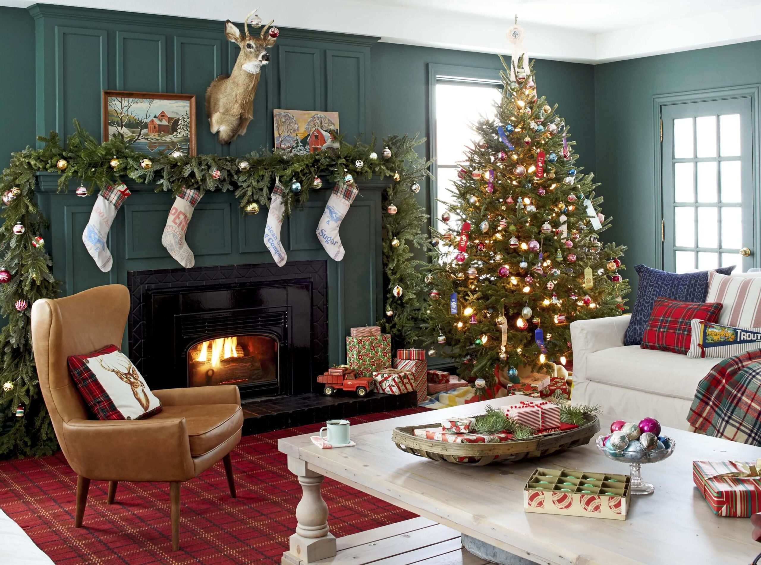 Decorating for the Holidays While Selling a House