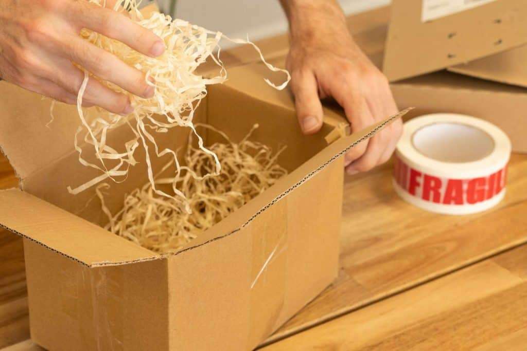 How to Pack Fragile Items: Expert Tips for a Stress-Free Move