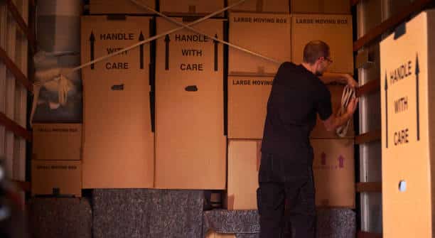 How to Secure Fragile Items with Moving Straps During a Move