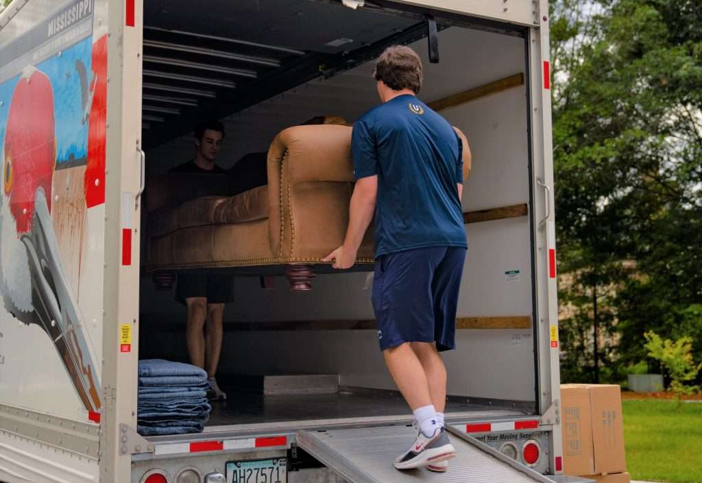 Comparing the Best Interstate Moving Companies: What Sets Wow Mover Apart?